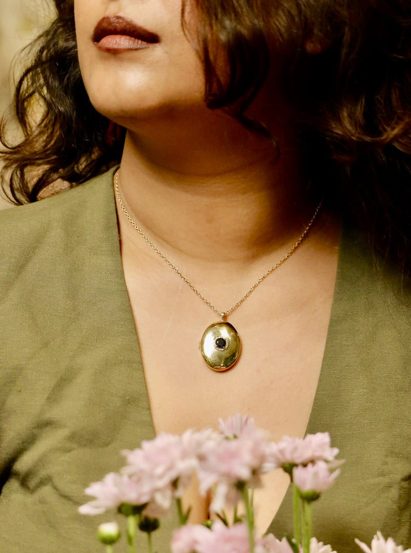 Yaad Pendant & Necklace